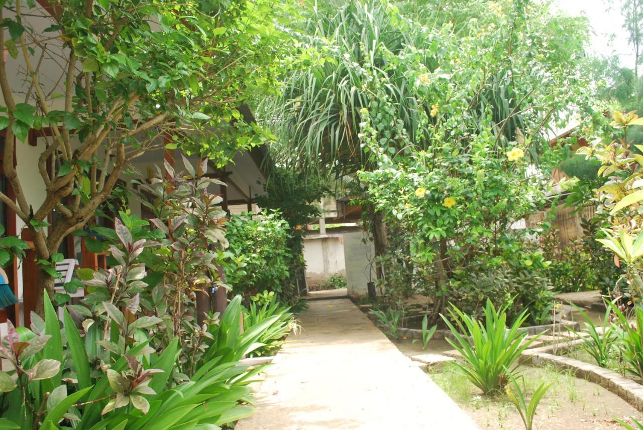 Gili Smile Bungalow Gili Trawangan Exterior foto
