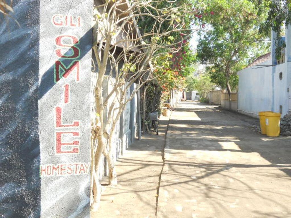 Gili Smile Bungalow Gili Trawangan Exterior foto